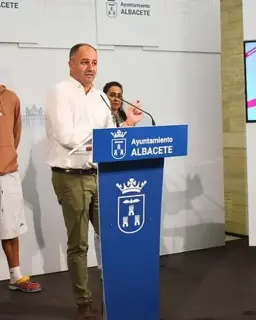 Cartel de II Feria Nacional de Adopciones Pet Friendly en Recinto Ferial de la IFAB