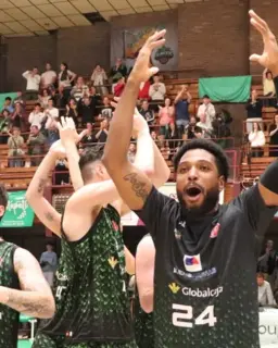 Cartel de Bueno Arenas Albacete Basket – Cajasiete Gran Canaria en Pabellón del Parque